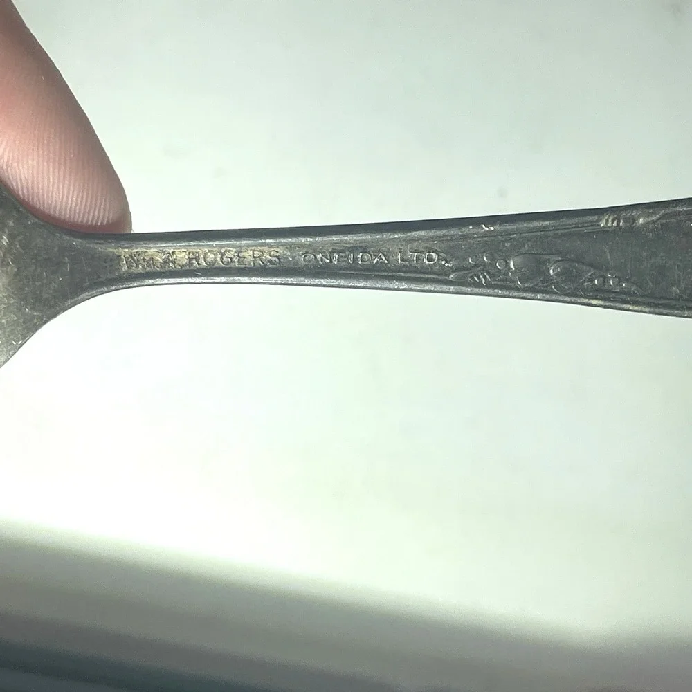 Vintage Silverplate Spoons Lot of 3 Rogers Bros Oneida 1847‎ 1881 Floral Ornate